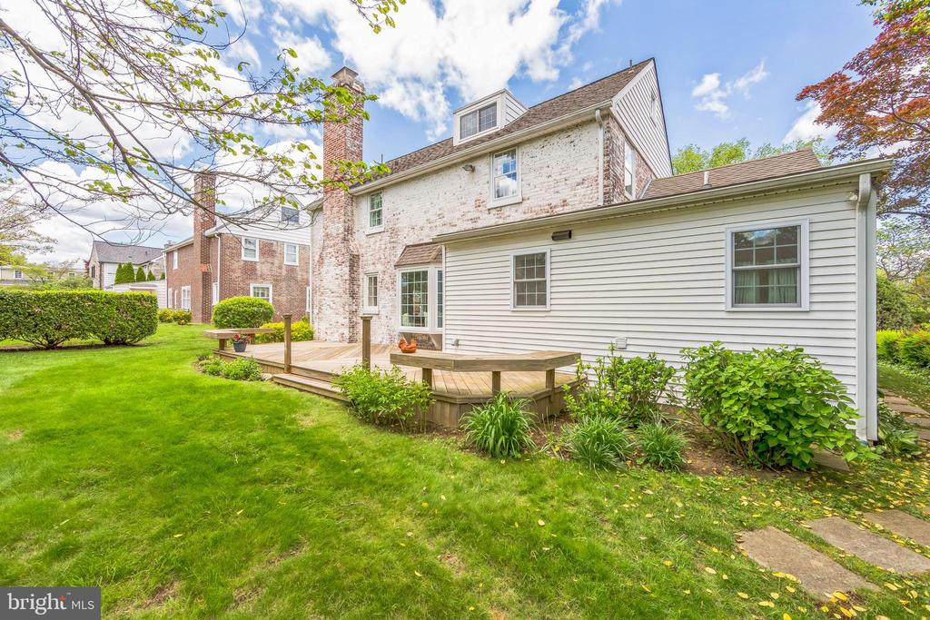 320 OVERHILL ROAD