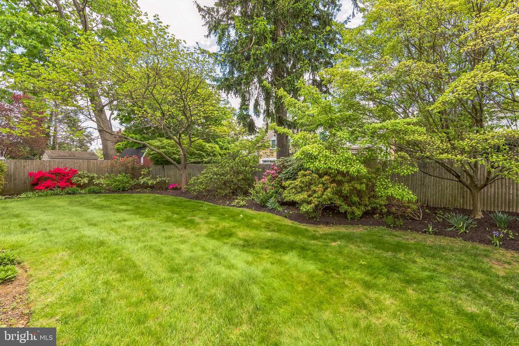 320 OVERHILL ROAD