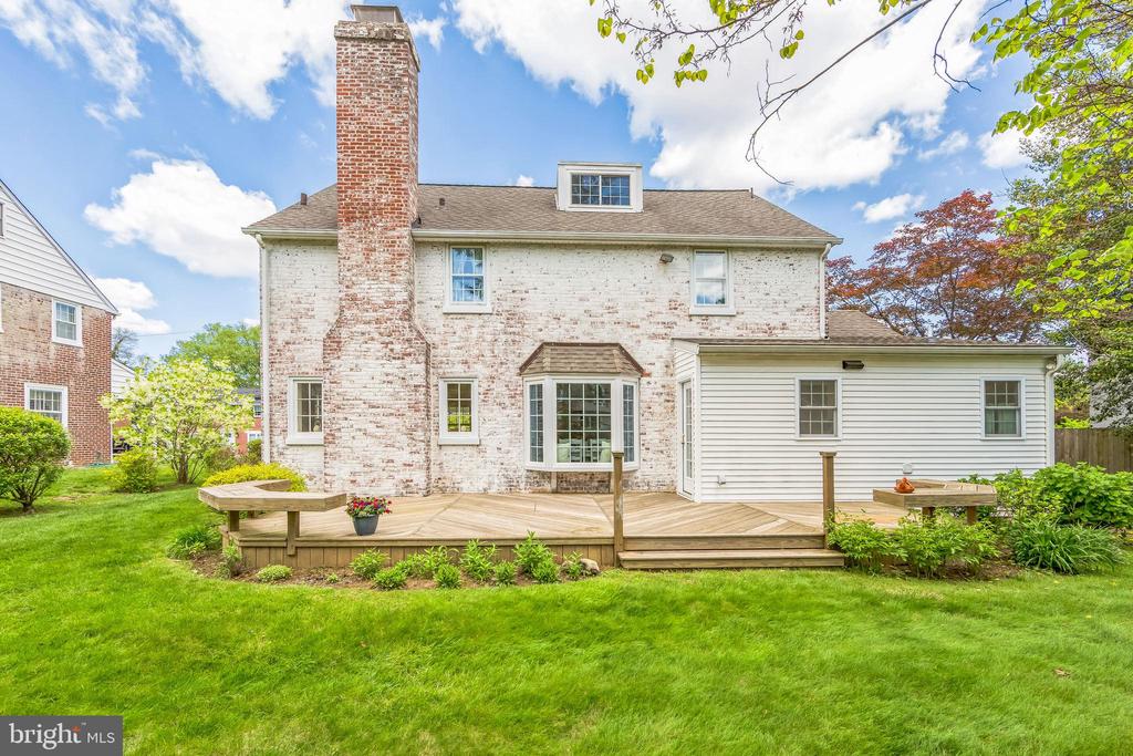320 OVERHILL ROAD