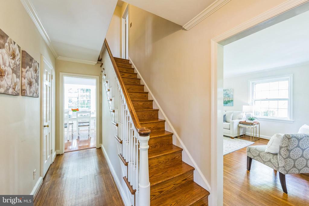 320 OVERHILL ROAD