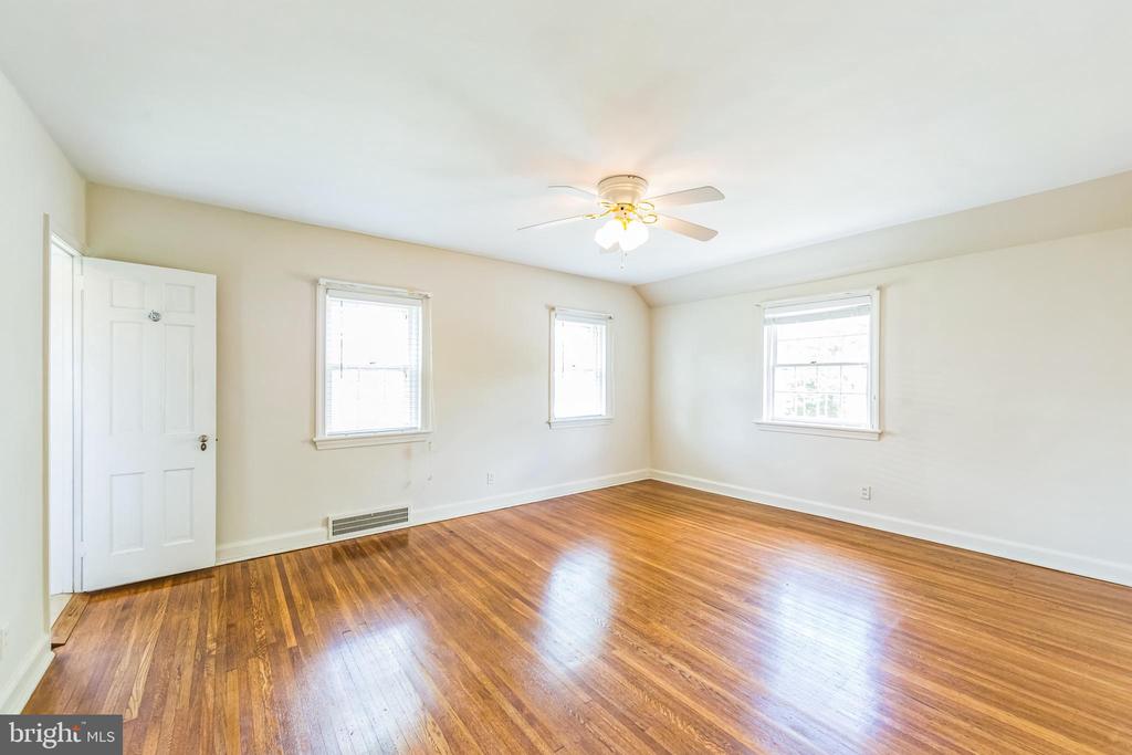 320 OVERHILL ROAD