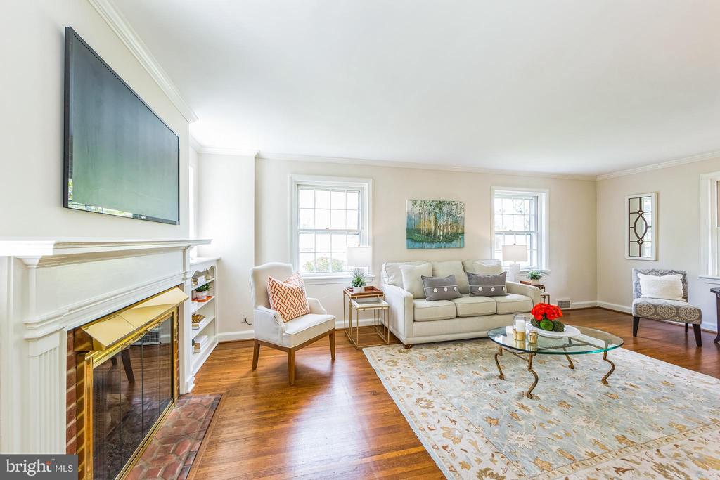 320 OVERHILL ROAD