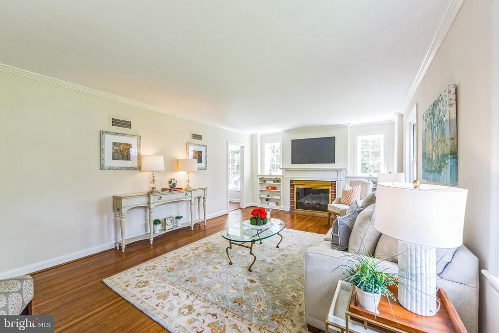 320 OVERHILL ROAD