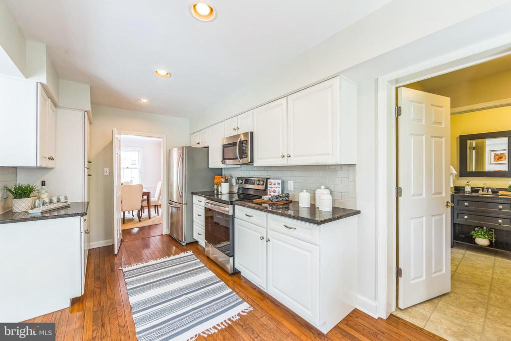 320 OVERHILL ROAD