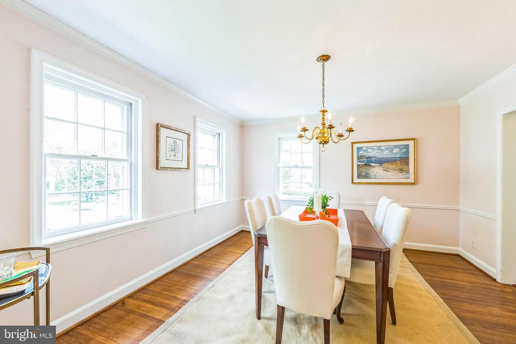 320 OVERHILL ROAD
