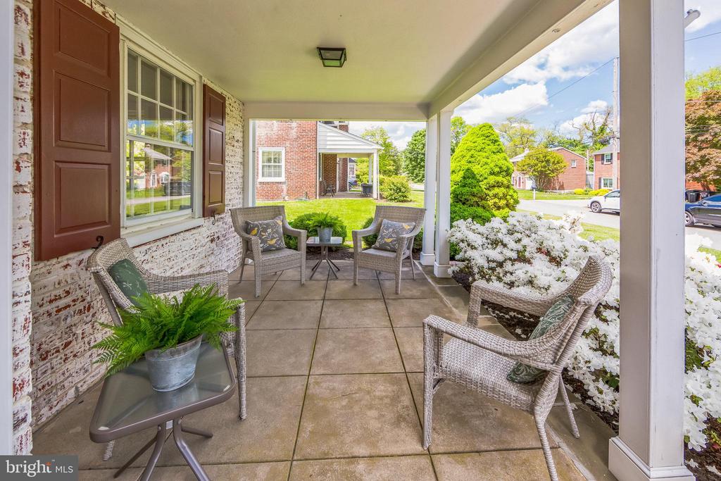 320 OVERHILL ROAD