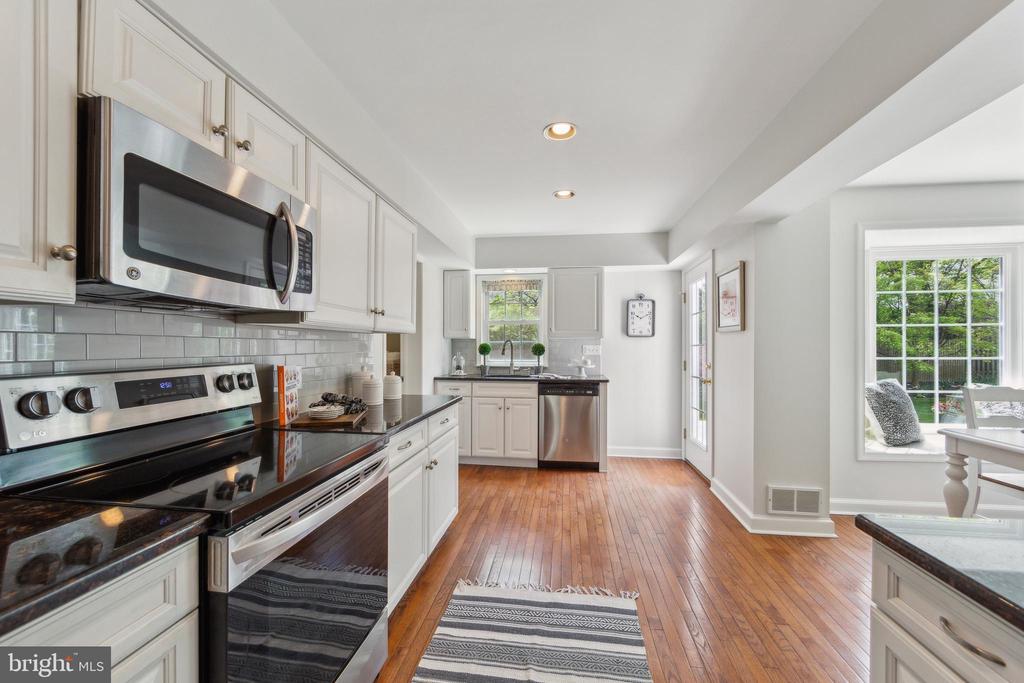 320 OVERHILL ROAD
