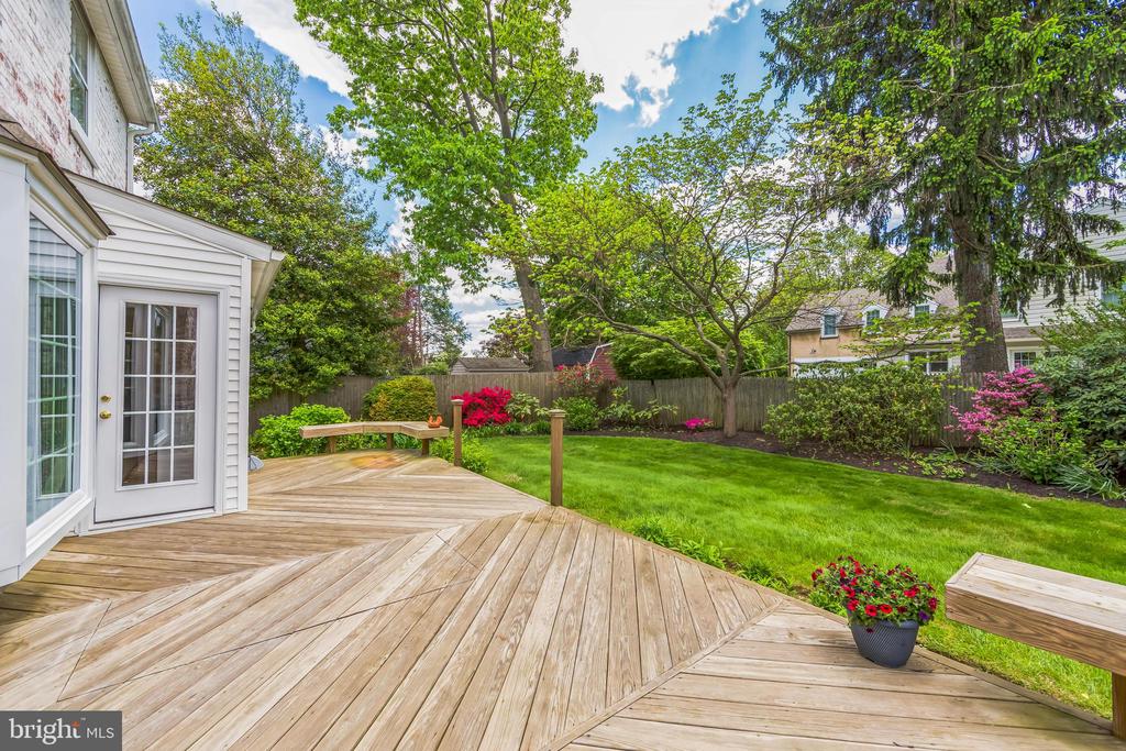 320 OVERHILL ROAD