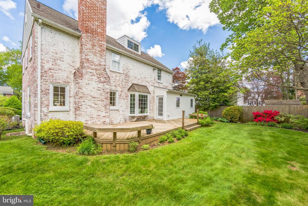 320 OVERHILL ROAD