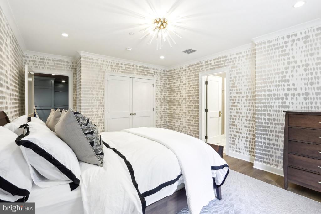 51 FARRIER LANE
