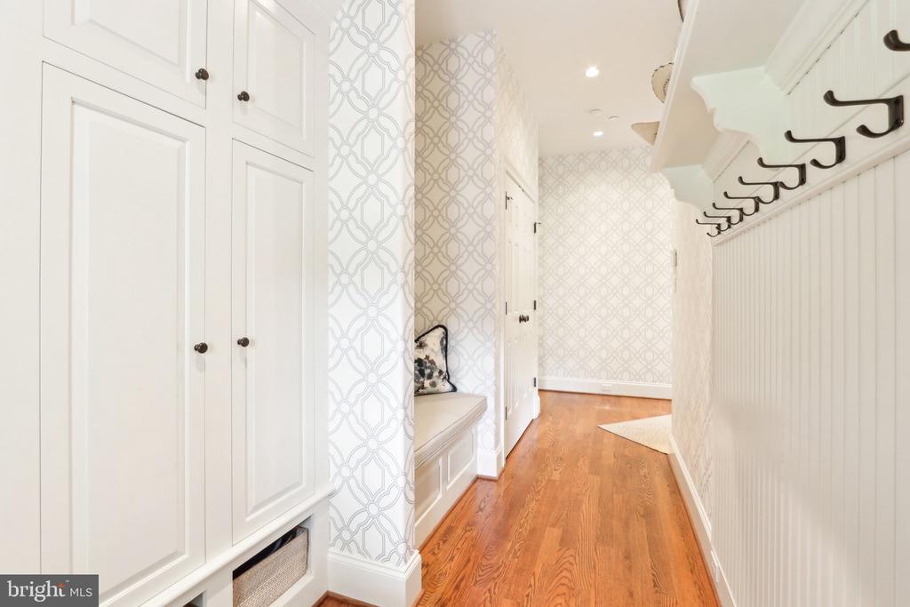 51 FARRIER LANE