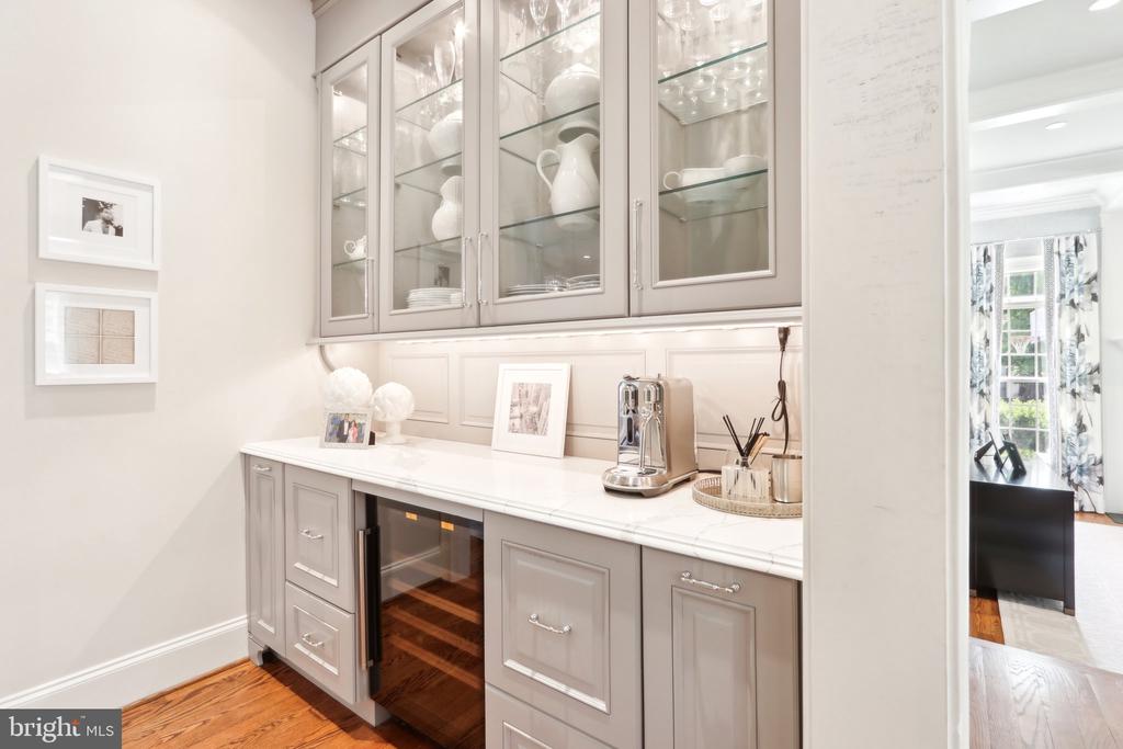 51 FARRIER LANE