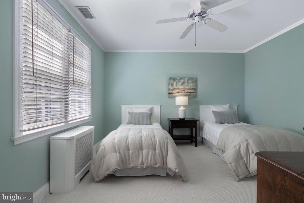 103 ASHWOOD ROAD
