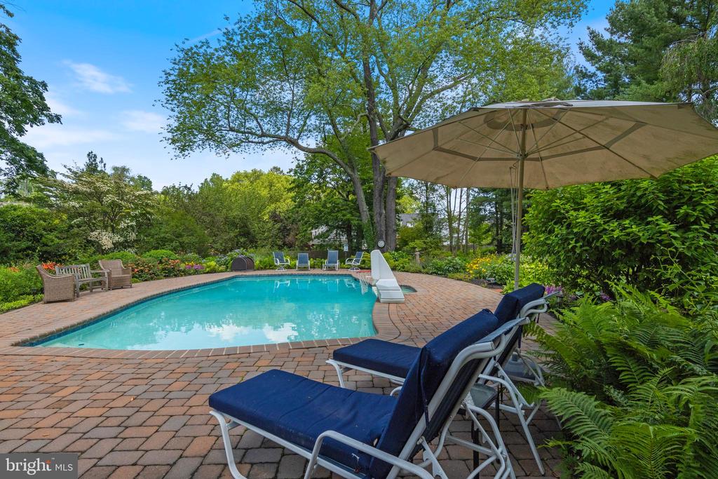 103 ASHWOOD ROAD