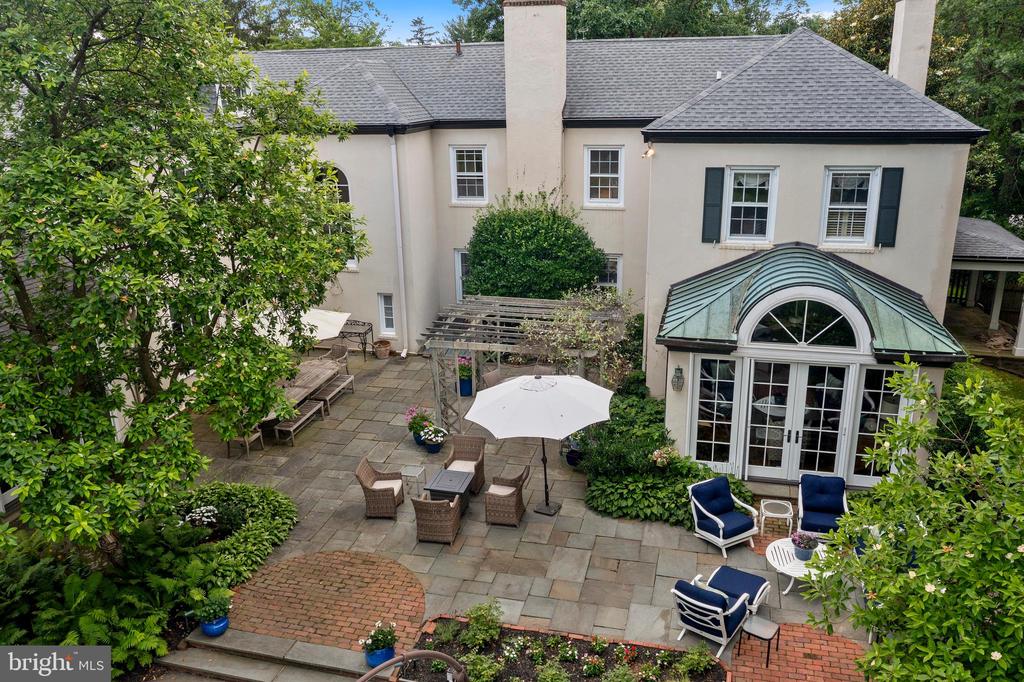 103 ASHWOOD ROAD