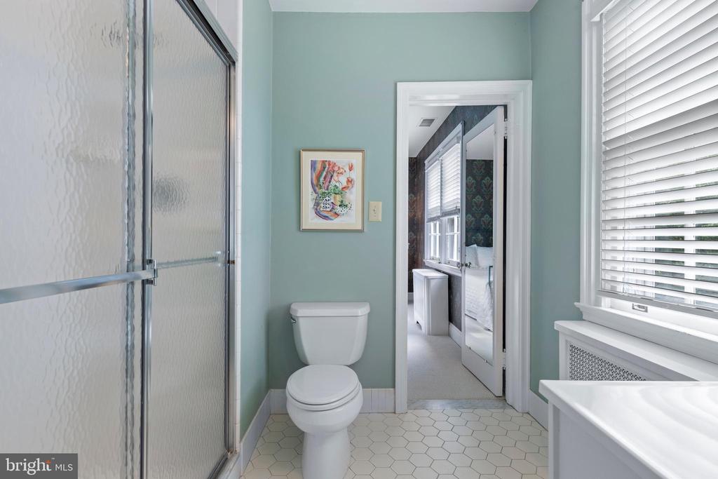 103 ASHWOOD ROAD