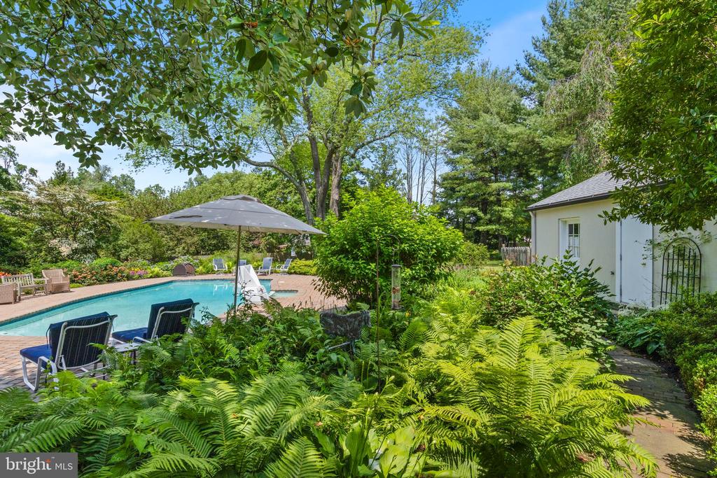 103 ASHWOOD ROAD