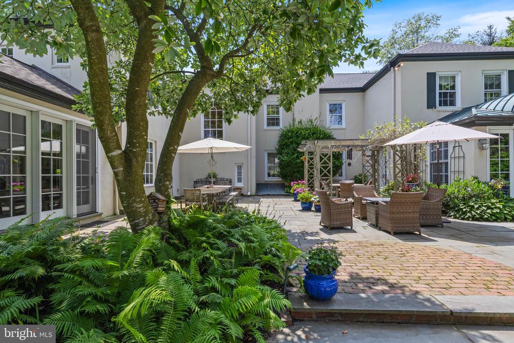 103 ASHWOOD ROAD