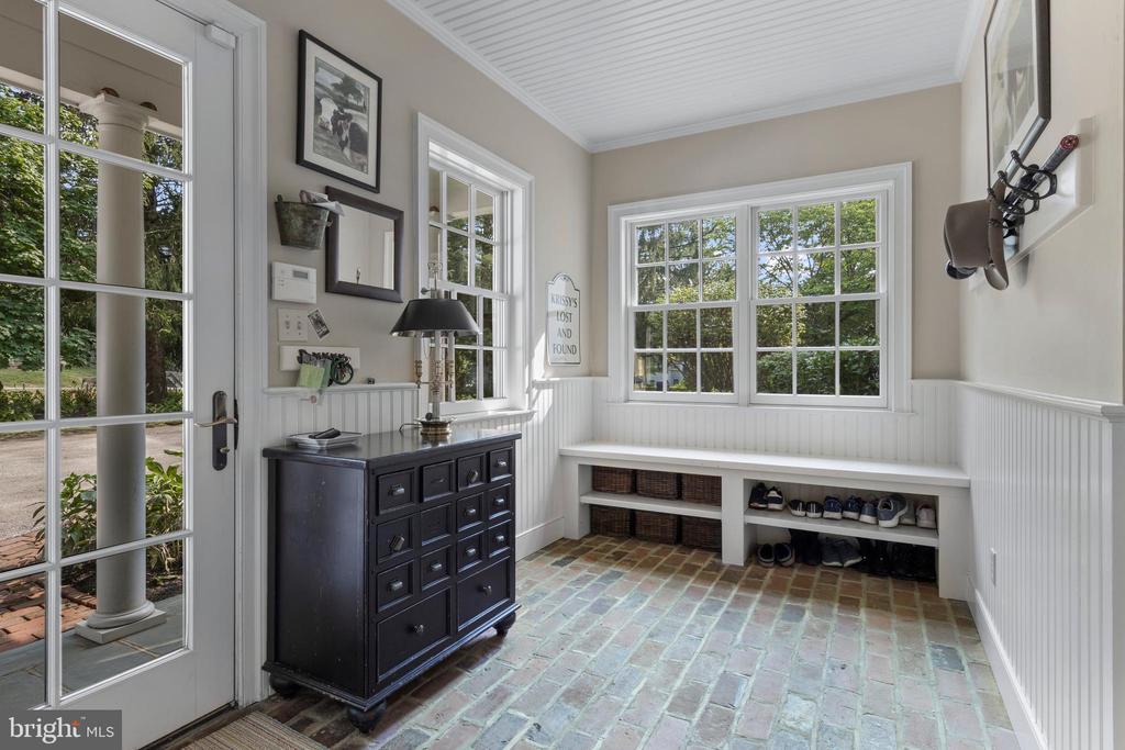 103 ASHWOOD ROAD
