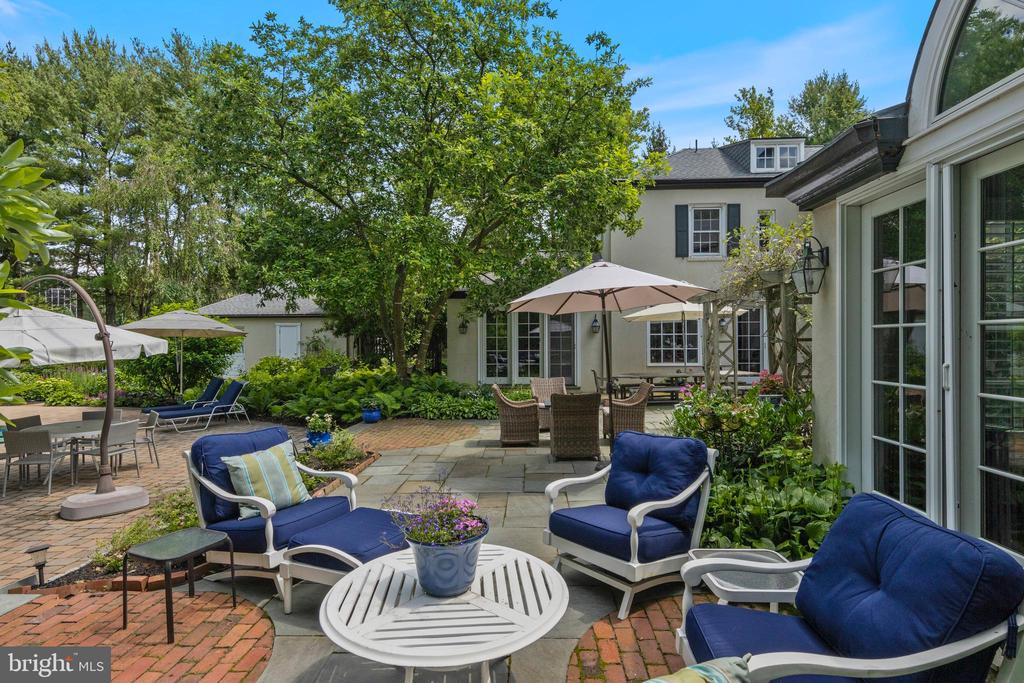 103 ASHWOOD ROAD
