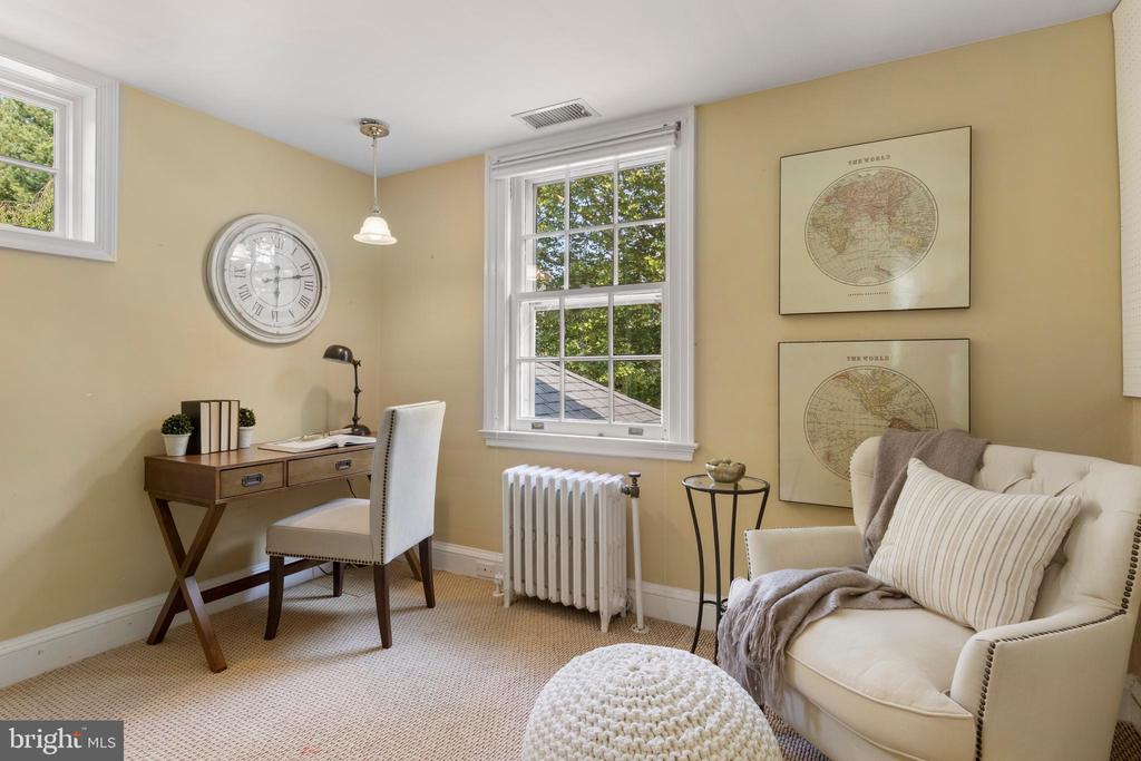 103 ASHWOOD ROAD
