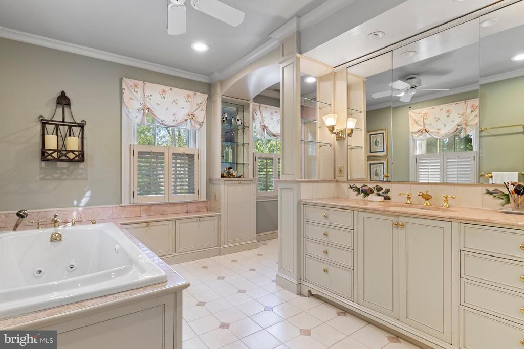 103 ASHWOOD ROAD