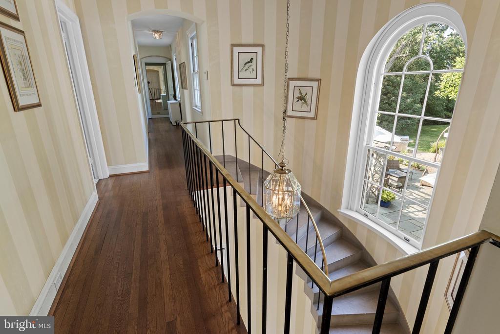 103 ASHWOOD ROAD