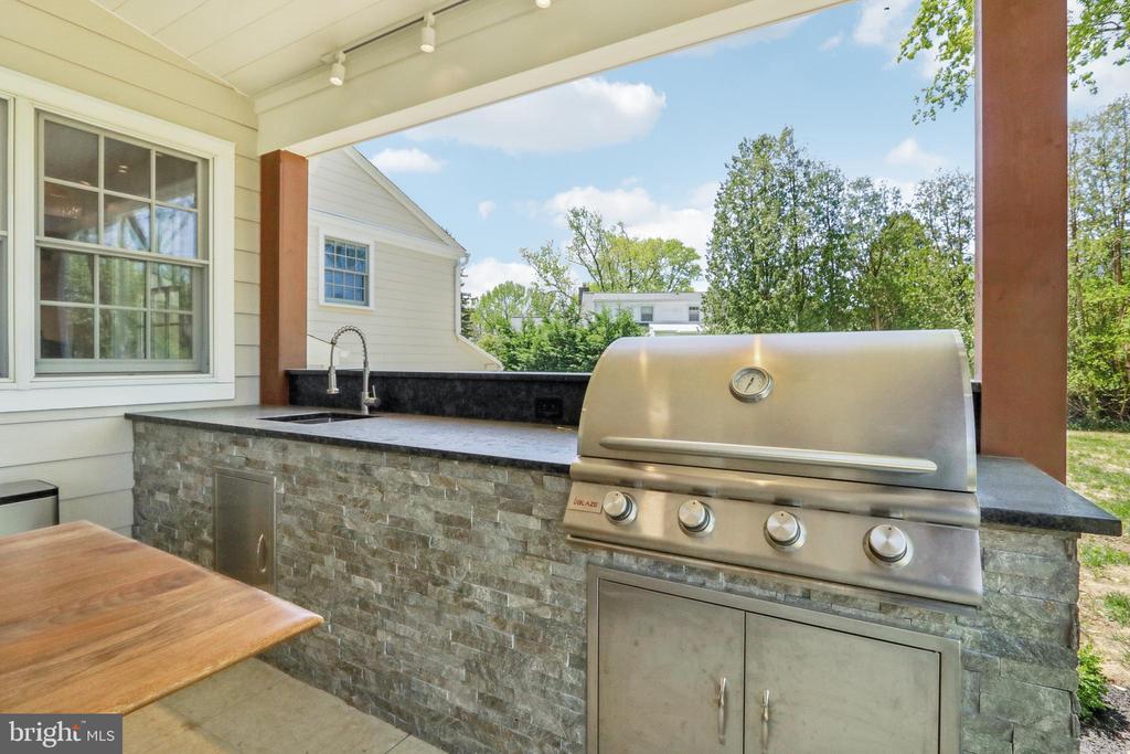 414 BARCLAY ROAD