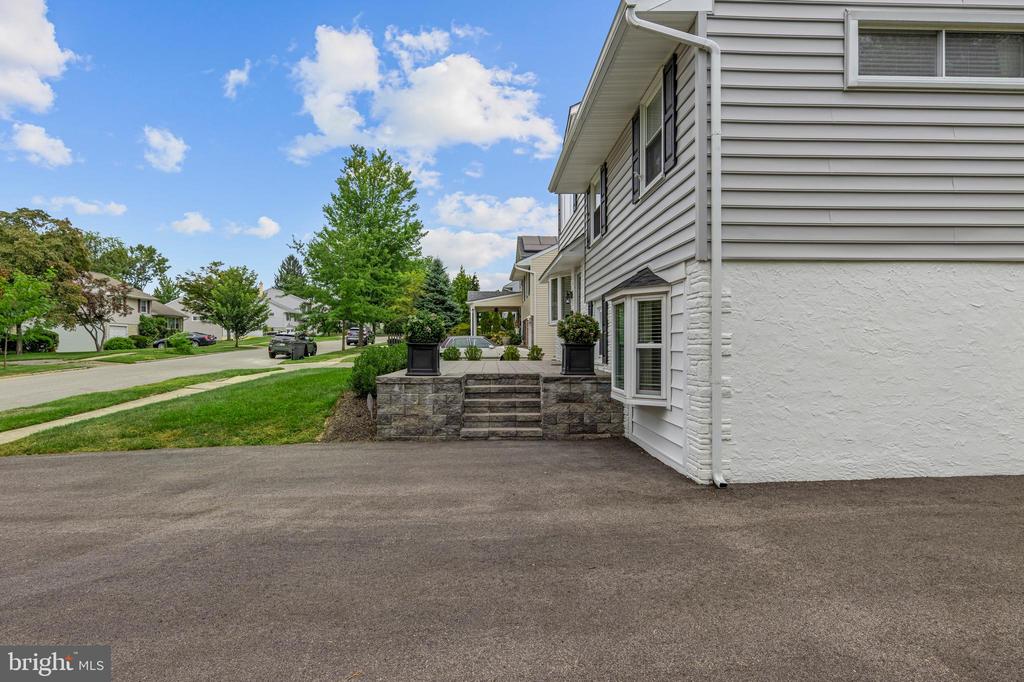 329 WILLIAMS ROAD