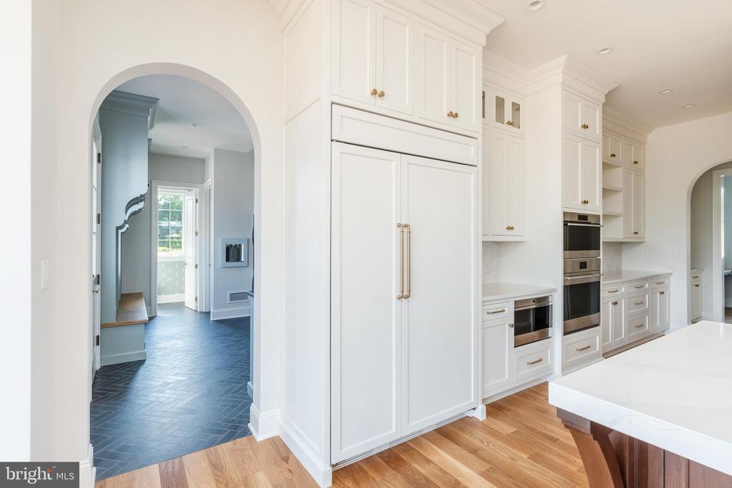406 BARCLAY ROAD