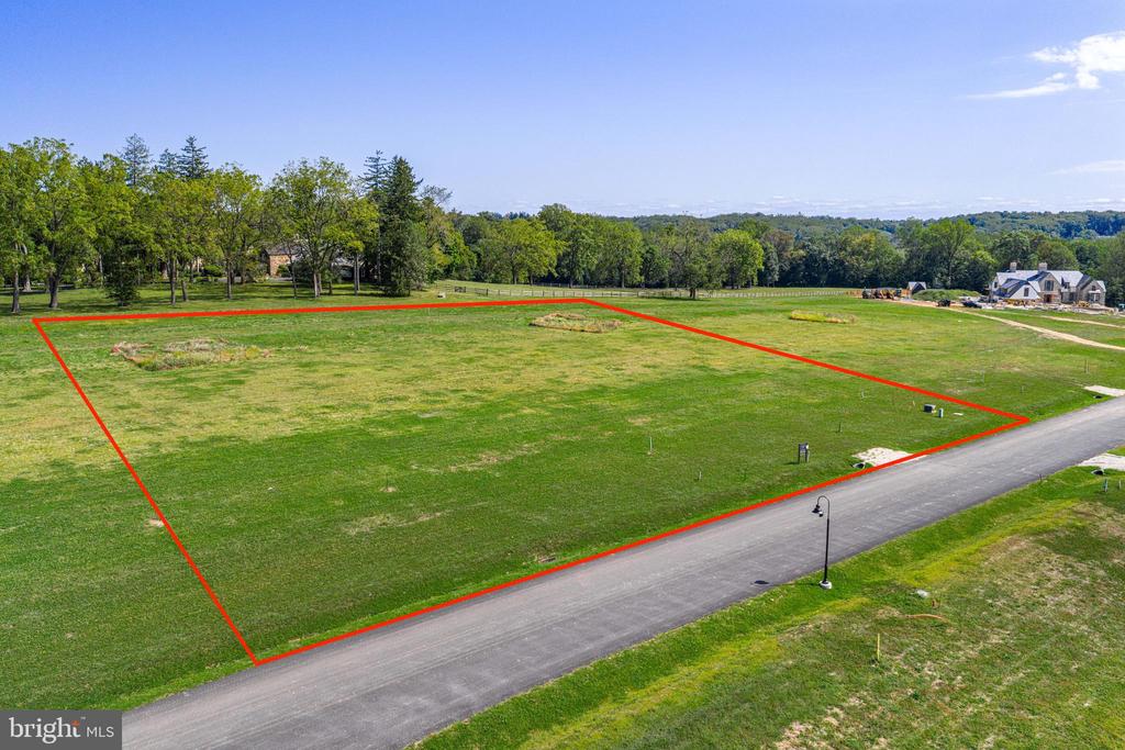 327 STONEY KNOLL LANE - LOT 5
