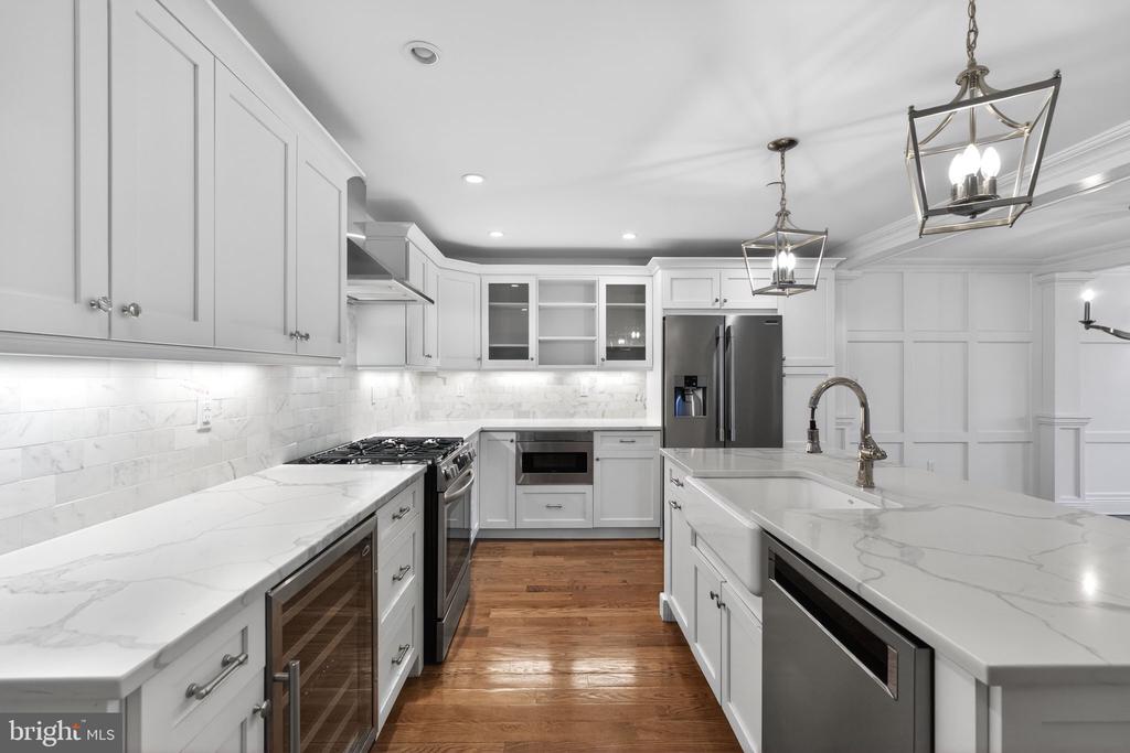 200 W WAYNE AVENUE Unit: 1