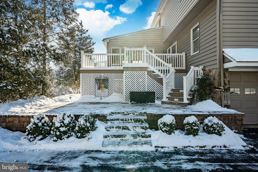 23 NEWTOWN WOODS ROAD