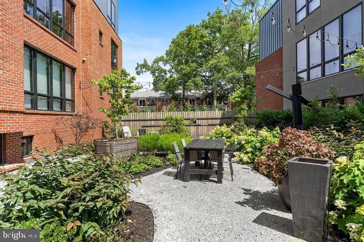 427 E LANCASTER AVENUE 1202