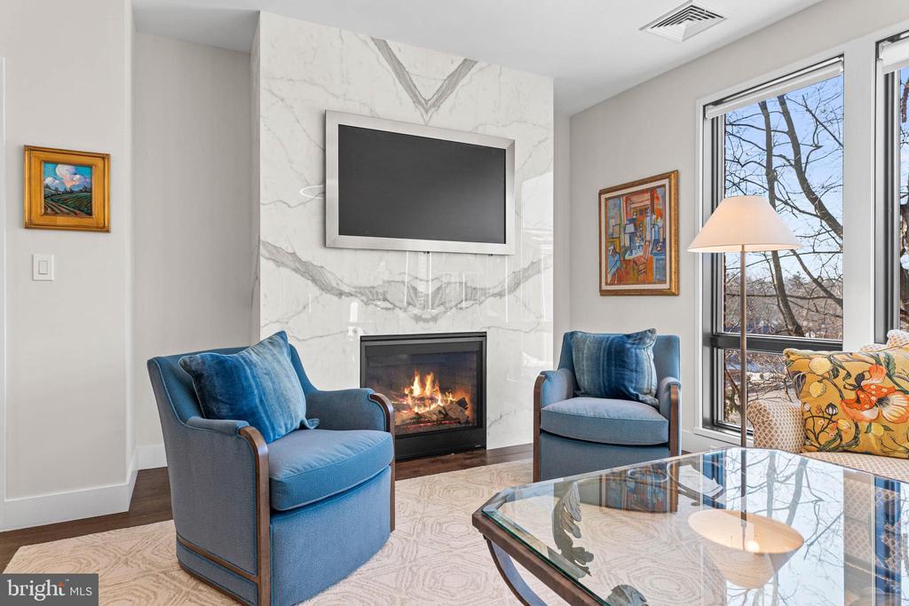 427 E LANCASTER AVENUE 1202