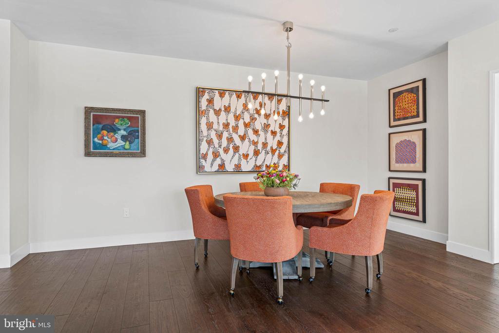 427 E LANCASTER AVENUE 1202