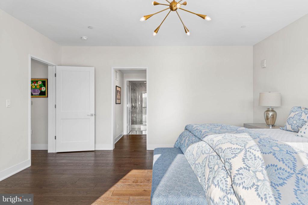 427 E LANCASTER AVENUE 1202