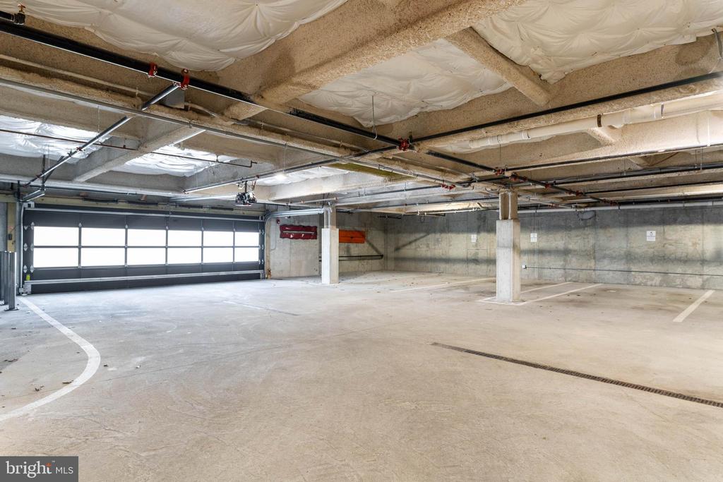 427 E LANCASTER AVENUE 1202