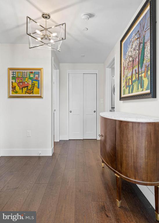 427 E LANCASTER AVENUE 1202