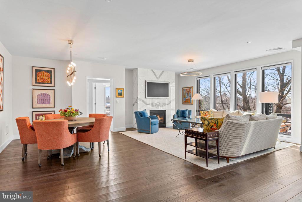 427 E LANCASTER AVENUE 1202