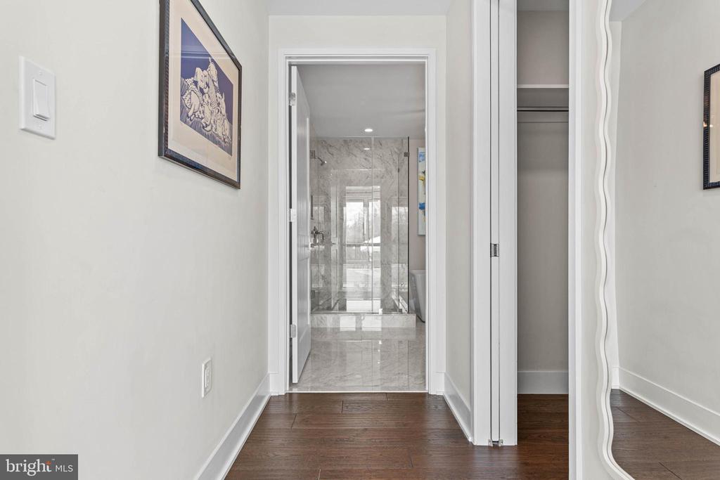 427 E LANCASTER AVENUE 1202