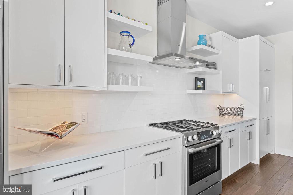427 E LANCASTER AVENUE 1202