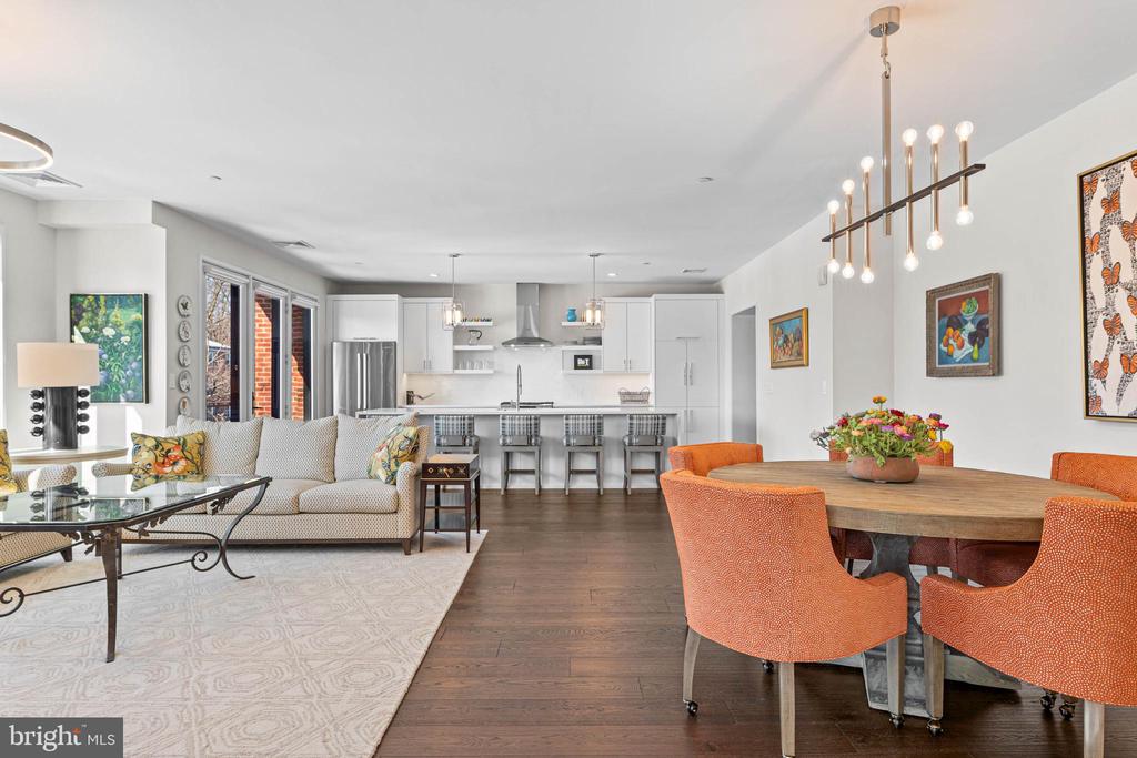 427 E LANCASTER AVENUE 1202