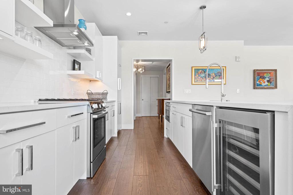 427 E LANCASTER AVENUE 1202