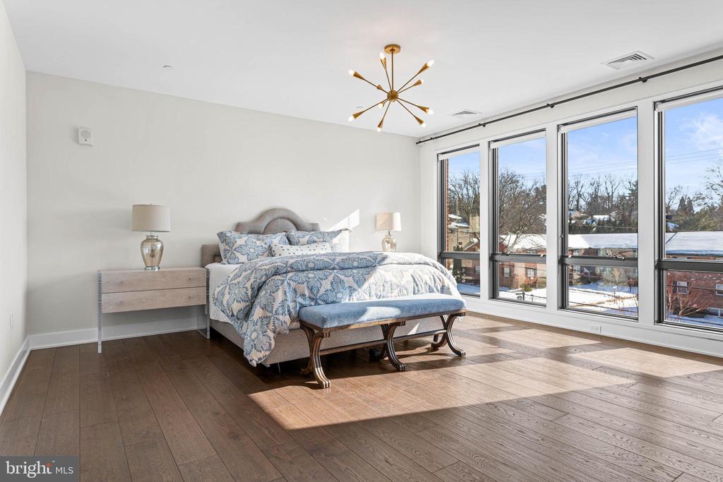 427 E LANCASTER AVENUE 1202