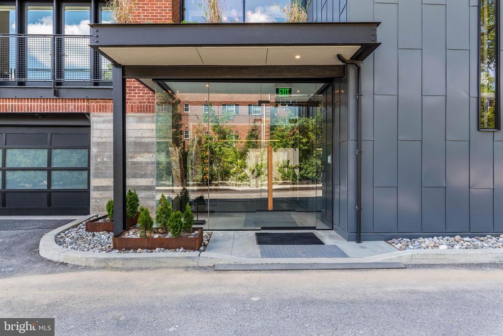 427 E LANCASTER AVENUE 1202