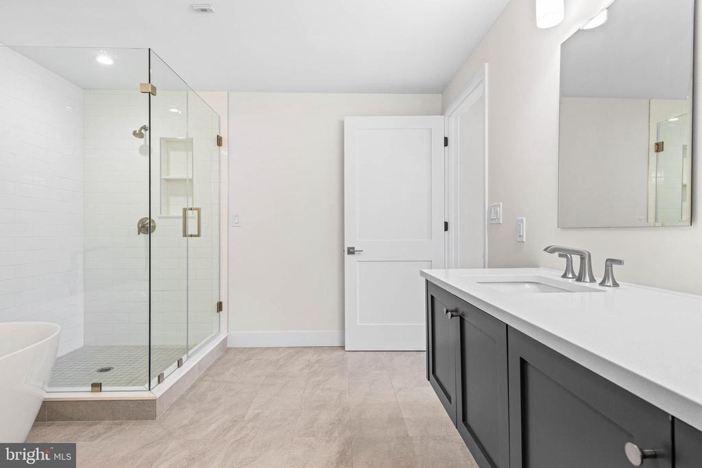 427 E LANCASTER AVENUE Unit: 1101