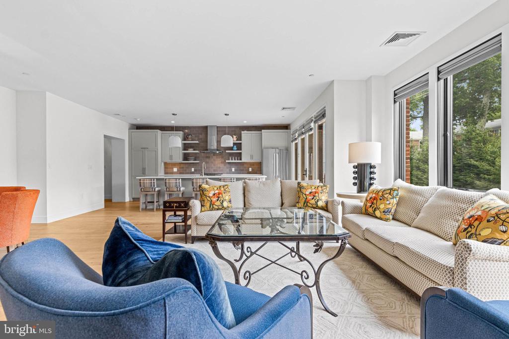 427 E LANCASTER AVENUE Unit: 1101