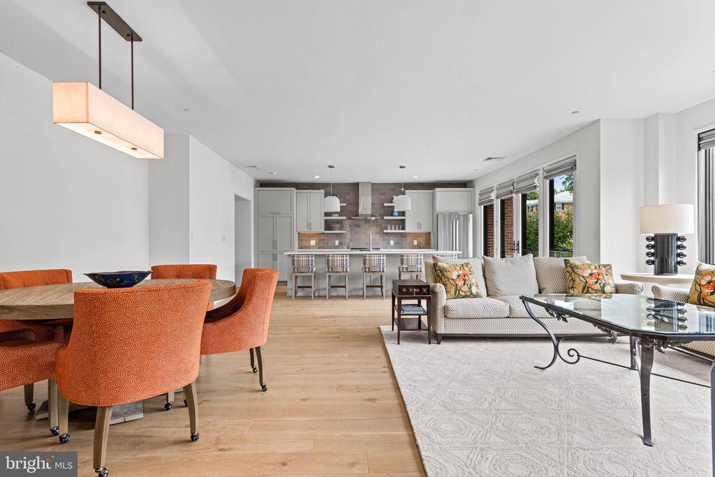 427 E LANCASTER AVENUE Unit: 1101