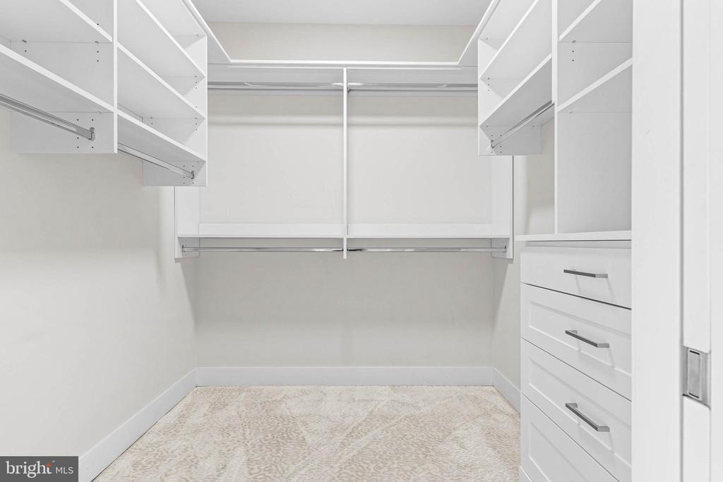 427 E LANCASTER AVENUE Unit: 1101